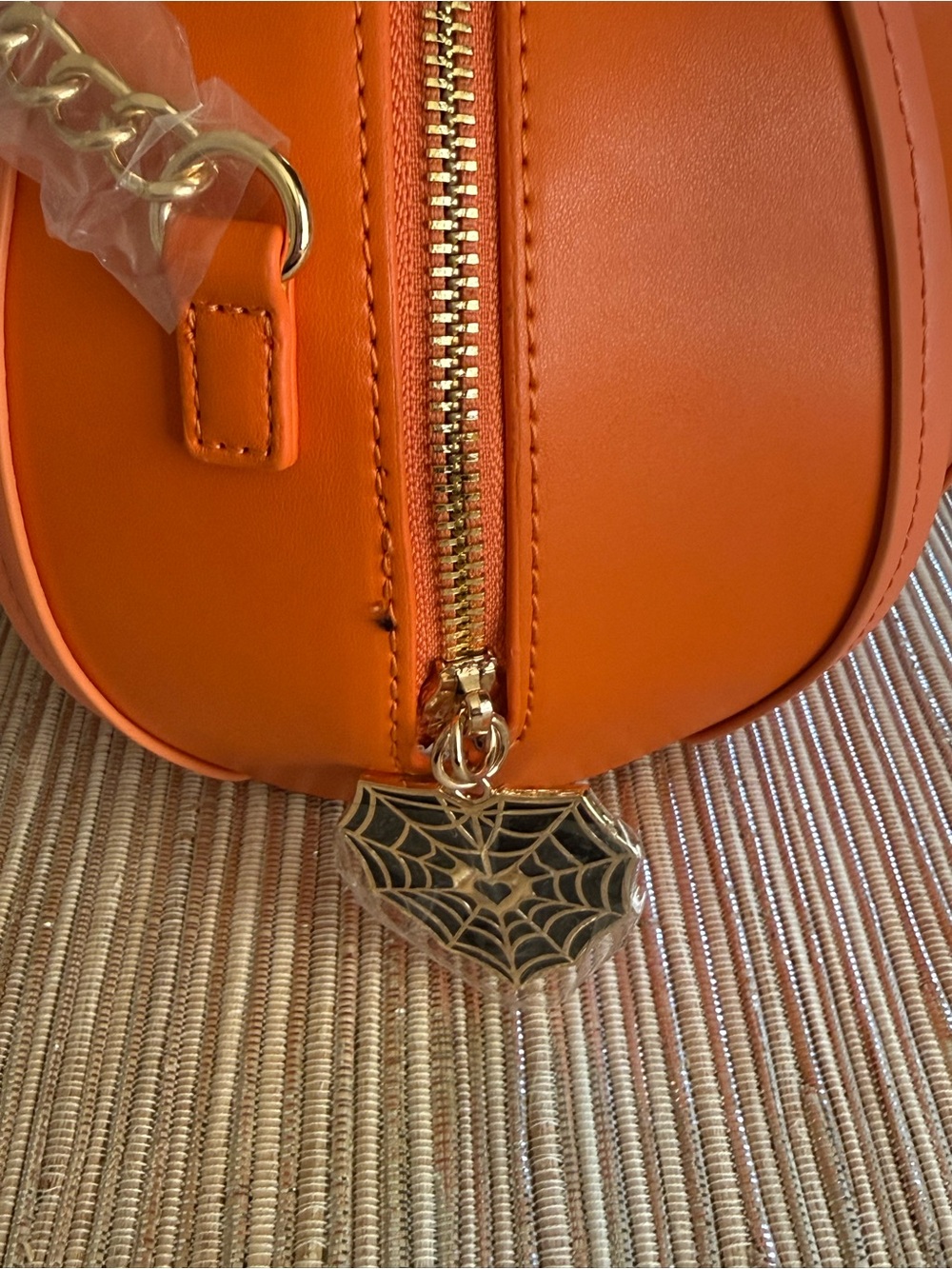 NEW Betsey Johnson Kitsch NO GUTS NO GLORY Pumpkin Crossbody In Orange - Picture 5 of 16